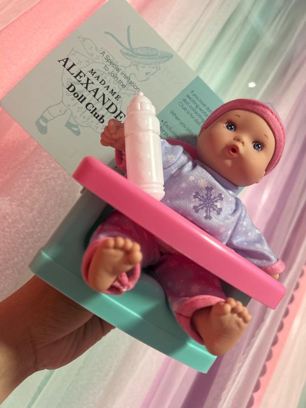 A real photo of Little Cuties 8-inch Deluxe Playset by rosegirl_2522 (2)